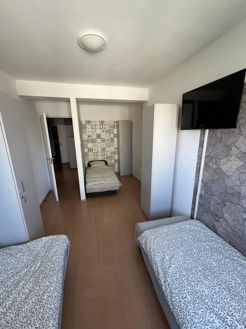 Hostel „U Sashka” Warsawa Bagian luar foto